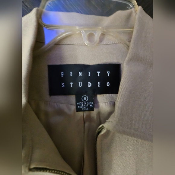 Blazer - Picture 2 of 5